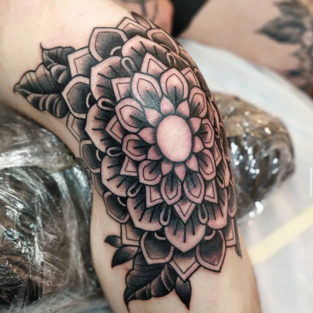 Dotwork-tatuering av Danilo Kame Kun, Zoi Tattoo House Malmö