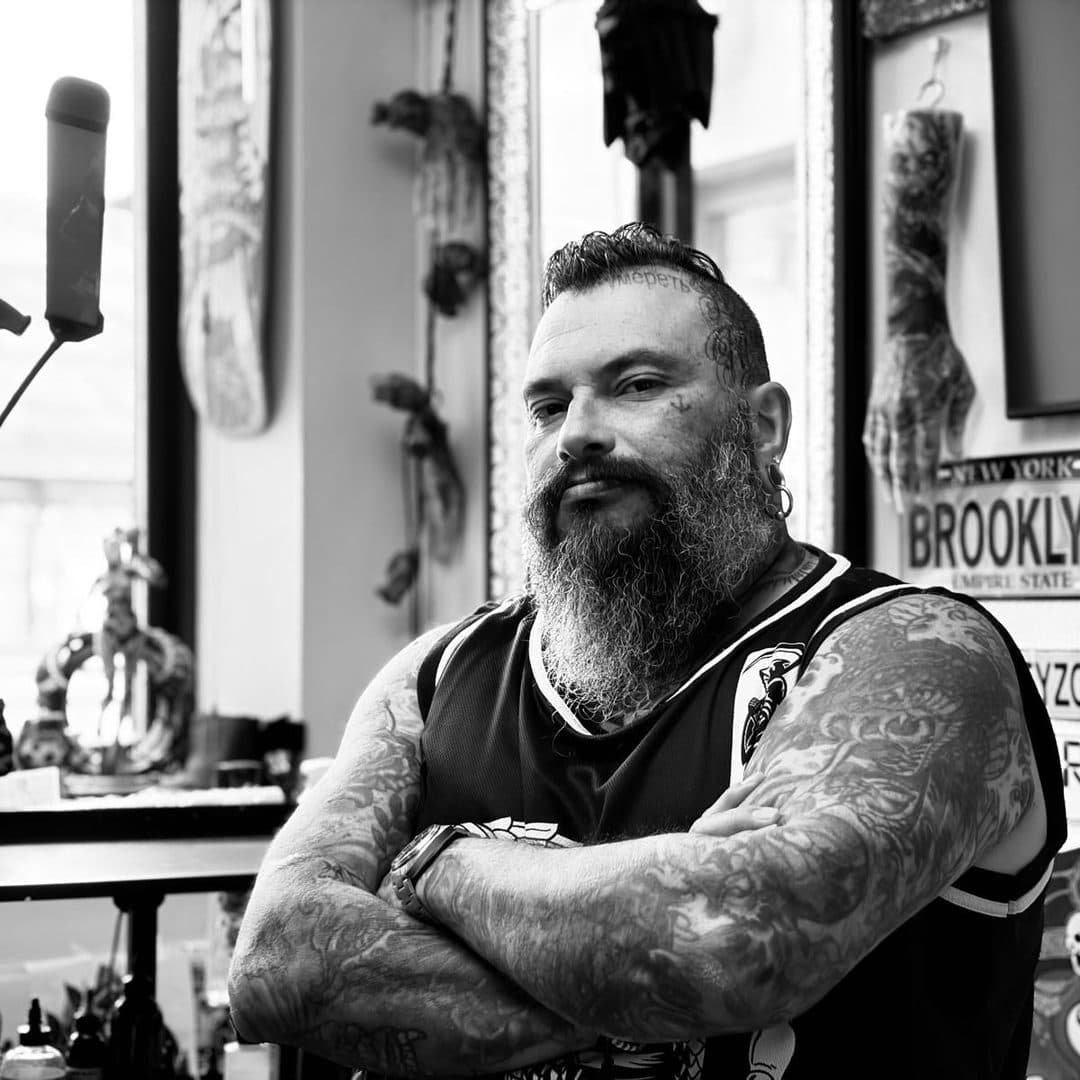 Porträtt av tatueraren Kain Toro på Zoi Tattoo House i Malmö